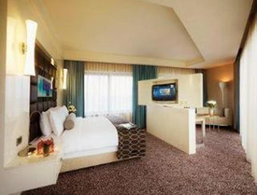 Ramada Plaza By Wyndham Istanbul Tekstilkent Hotel Bagian luar foto